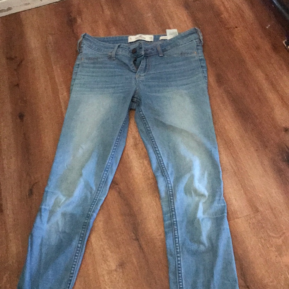 HOLLISTER JEANS!!